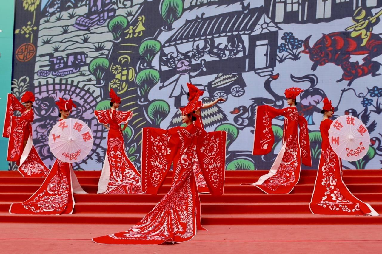 【攝影報道】慶陽非遺文化節(jié)目精彩亮相龍城，助興甘肅文旅演藝天水惠民演出季