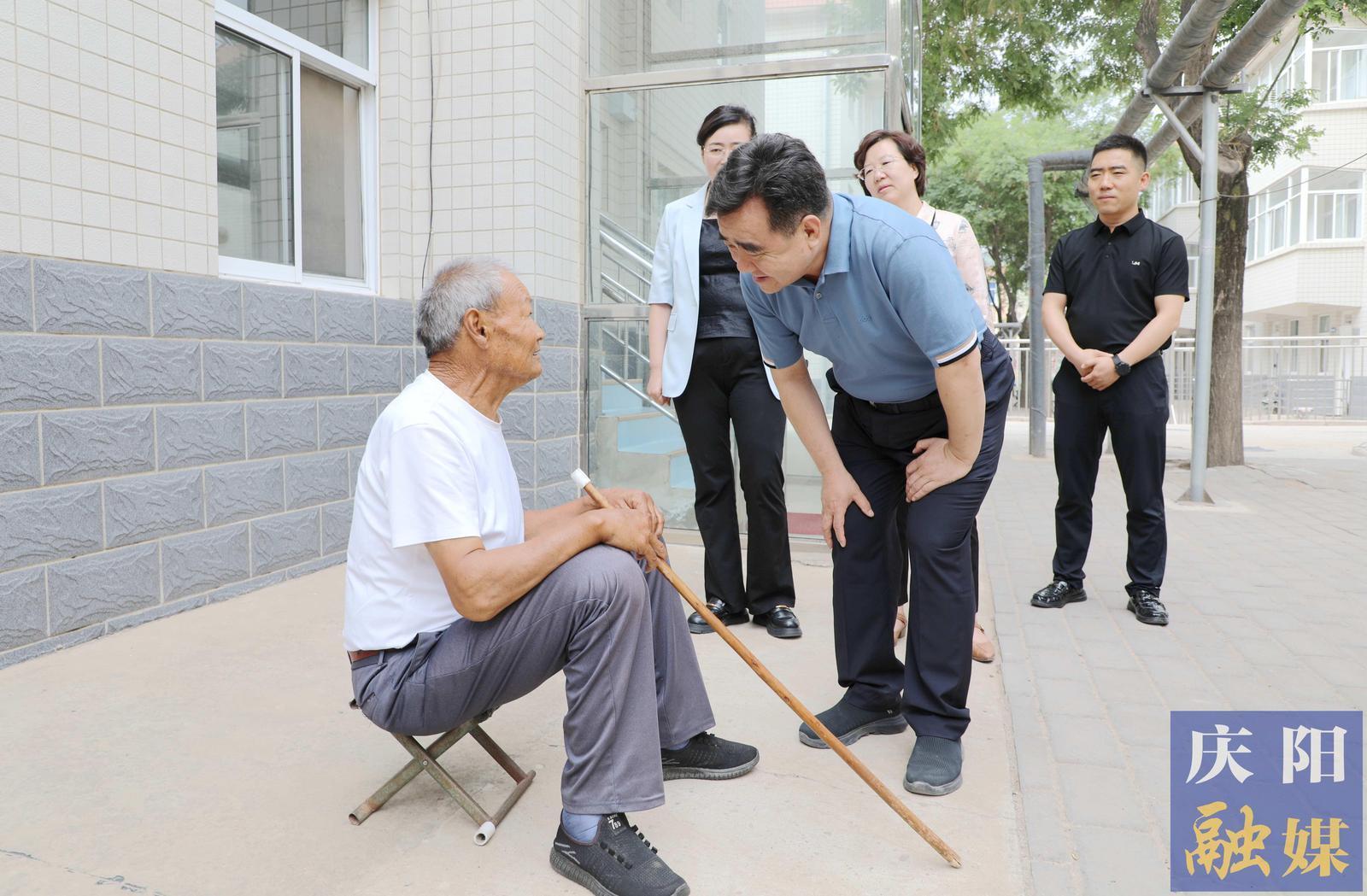 黃澤元在慶城縣調(diào)研時強(qiáng)調(diào) 深化整治群眾身邊不正之風(fēng)和腐敗問題 切實增強(qiáng)人民群眾獲得感幸福感安全感